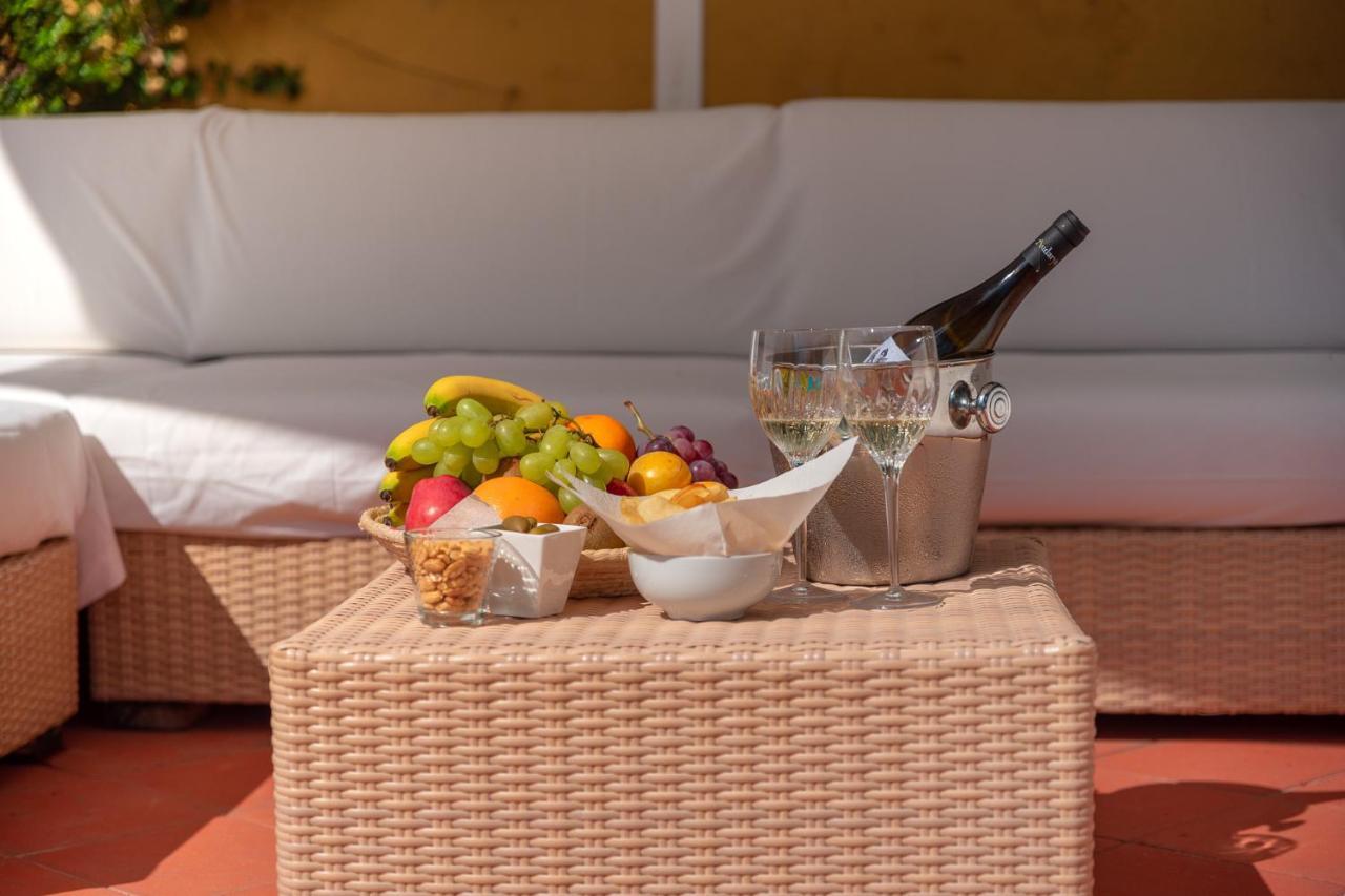 Boutique Hotel Sant'Andrea & Relais San Pantaleo Exterior photo