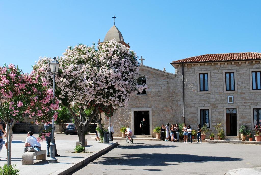 Boutique Hotel Sant'Andrea & Relais San Pantaleo Exterior photo