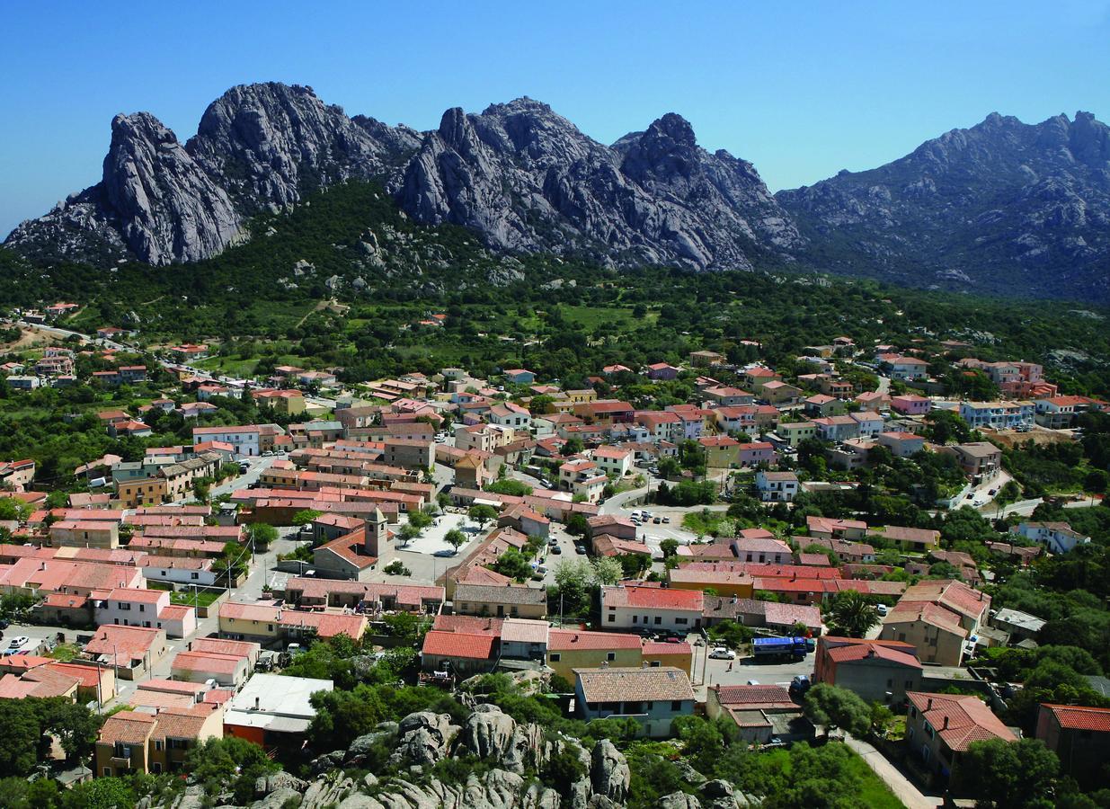 Boutique Hotel Sant'Andrea & Relais San Pantaleo Exterior photo